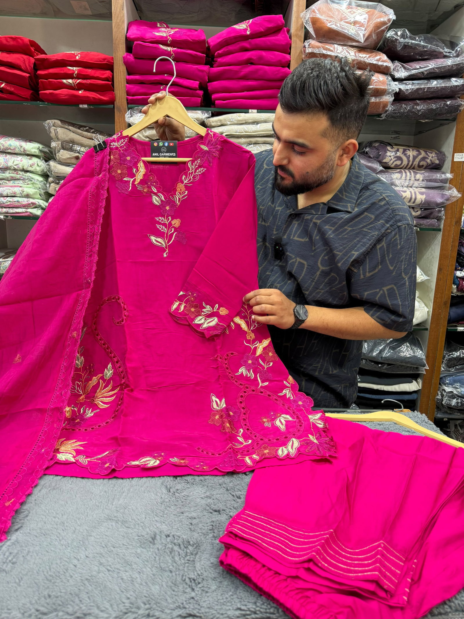 Sakina Bua Farshi set  